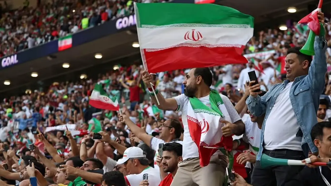 انقسام حاد بين المشجعين الإيرانيين والأمريكيين حول كأس العالم
